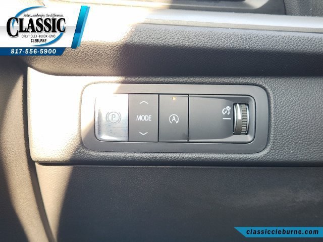 Used 2025 Chevrolet Traverse LT w/ Driver Confidence Package FWD image 26