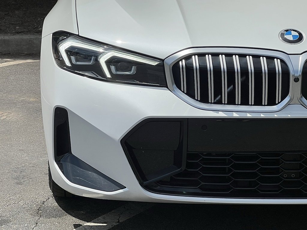 Used 2025 BMW 330i Sedan w/ M Sport Package image 4