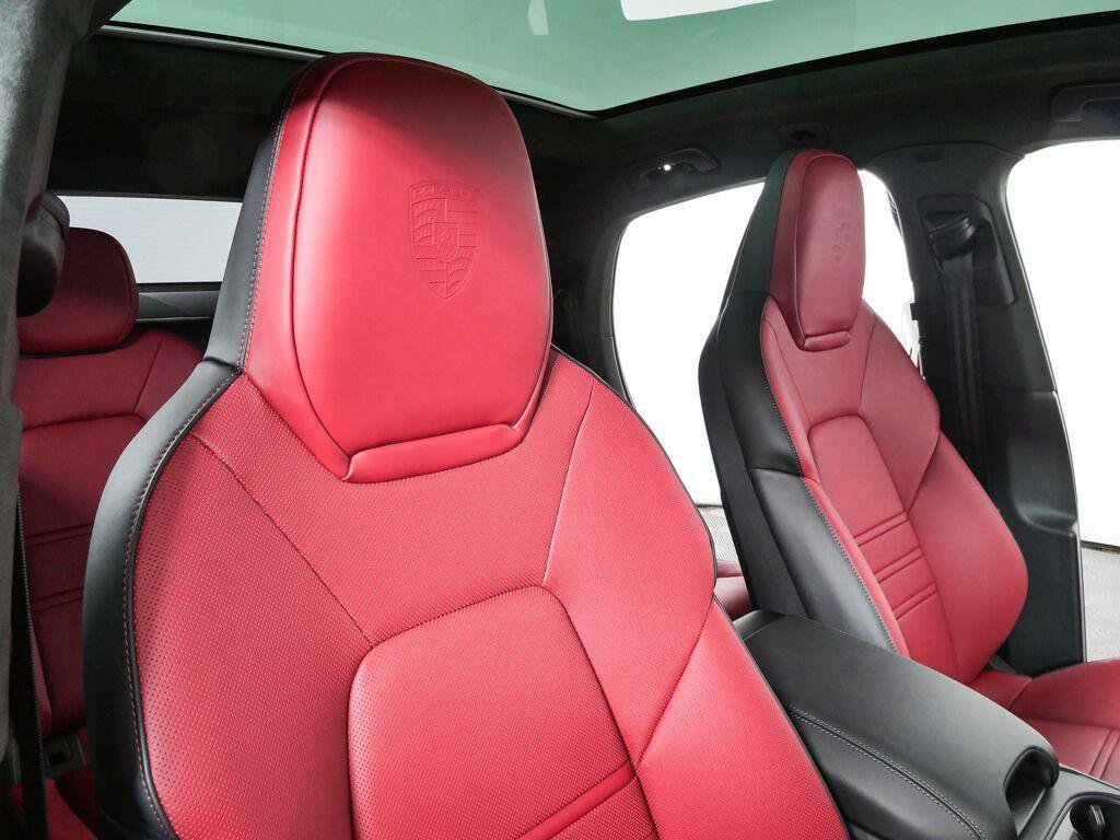 New 2026 Porsche Cayenne GTS AWD/4WD image 25