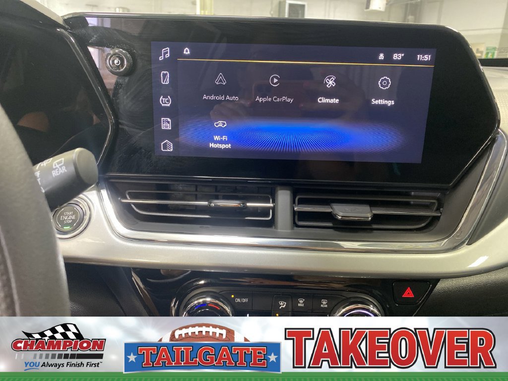 Certified 2025 Chevrolet Trax LT FWD image 18