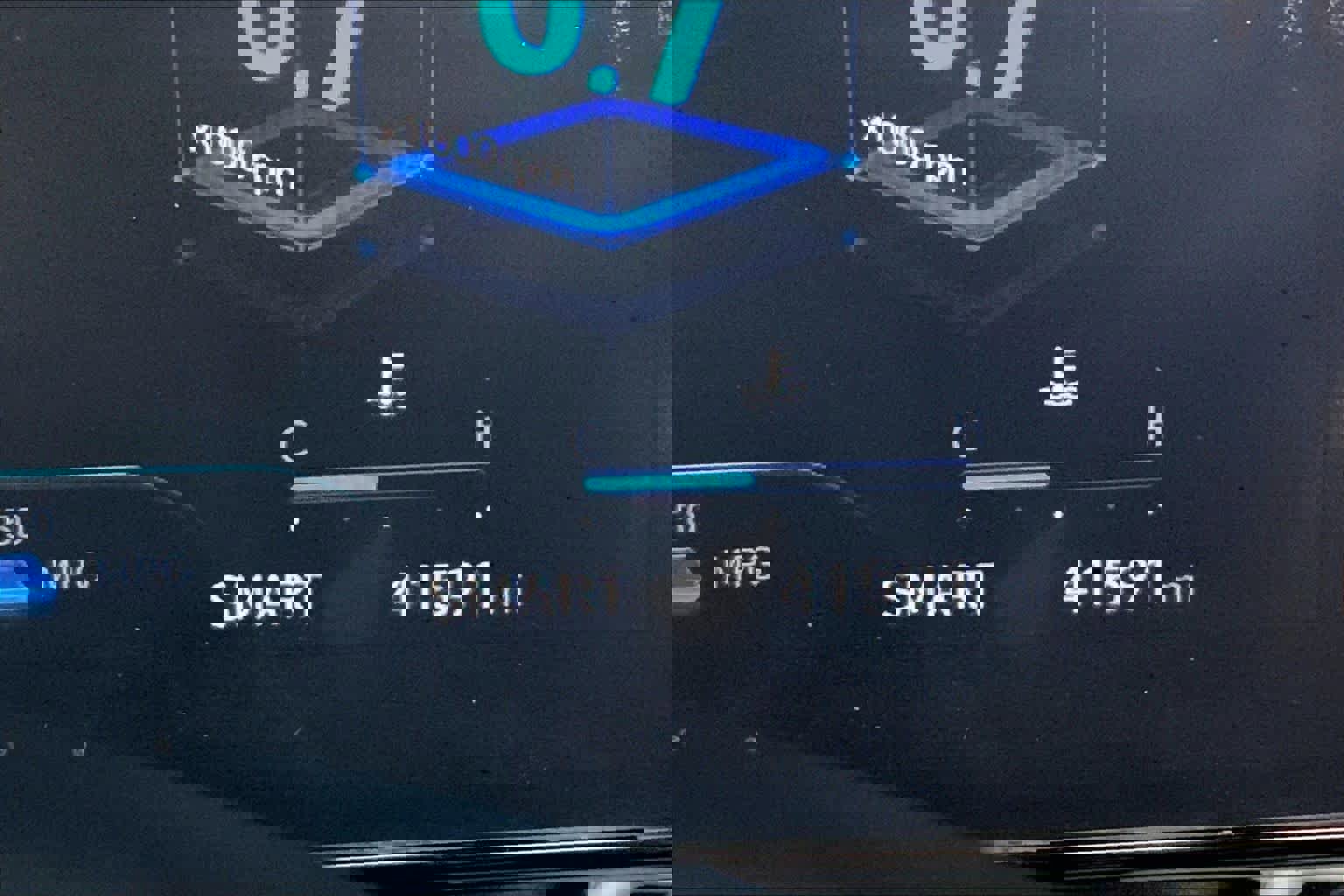 Used 2024 Hyundai Elantra Limited image 25