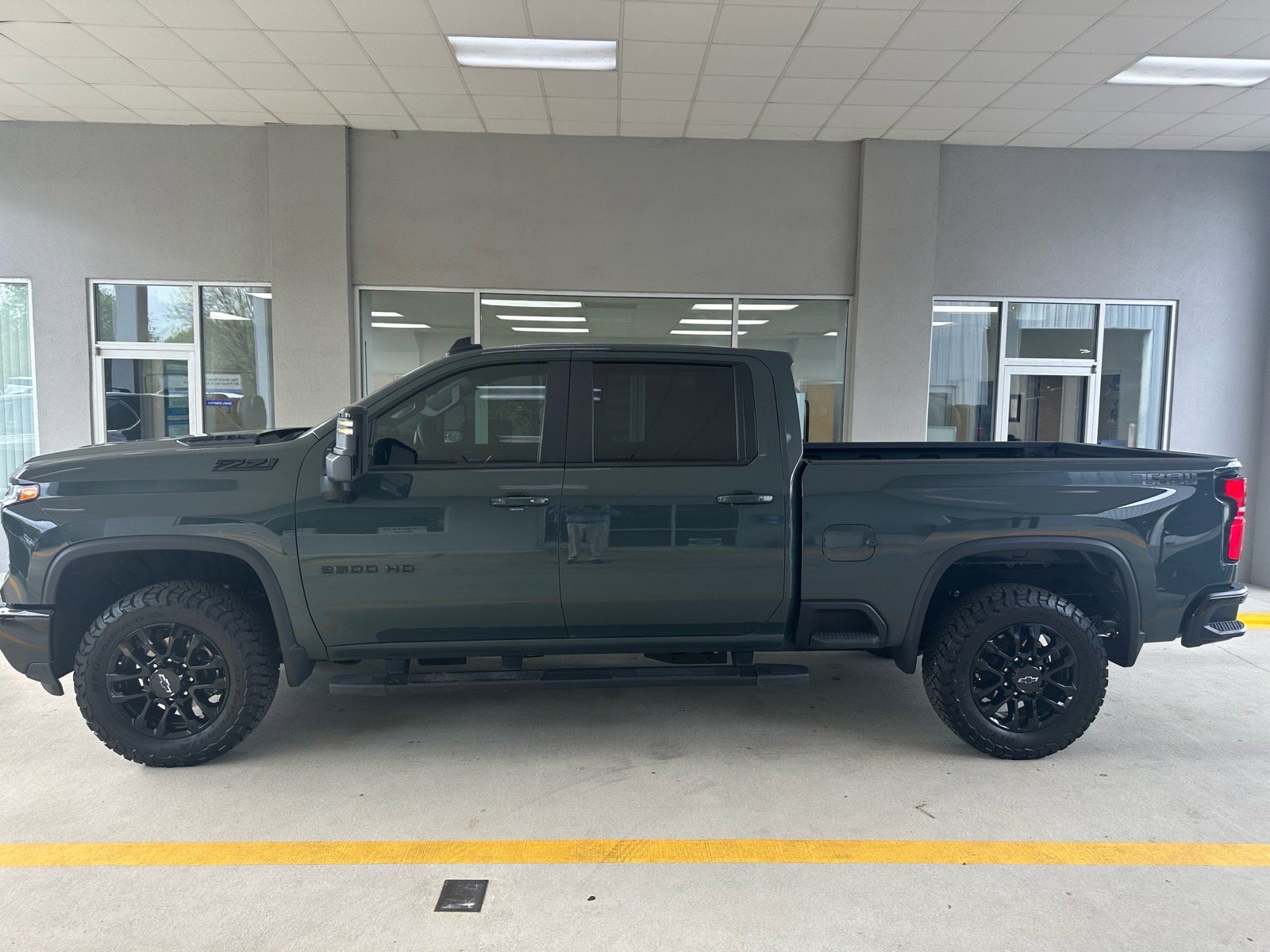 Used 2025 Chevrolet Silverado 2500 LT w/ Trail Boss Package image 4