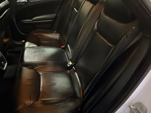 Used 2014 Chrysler 300 AWD w/ Driver Convenience Group image 18