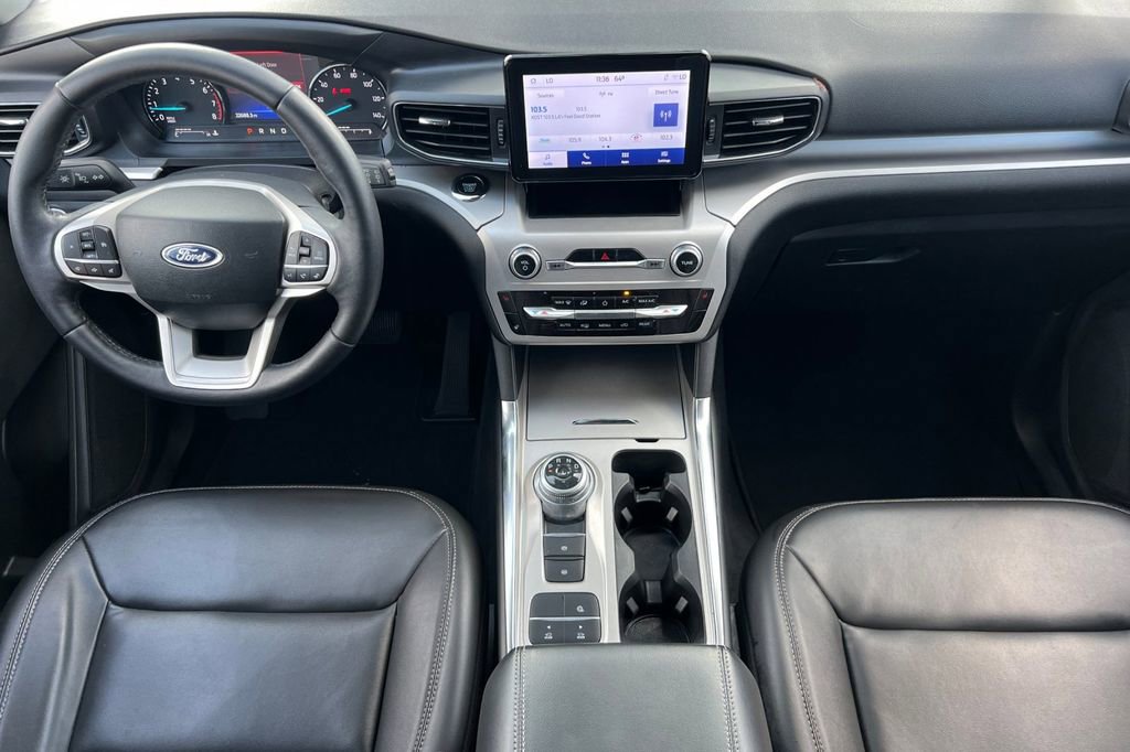 Certified 2022 Ford Explorer XLT w/ Equipment Group 202A image 15