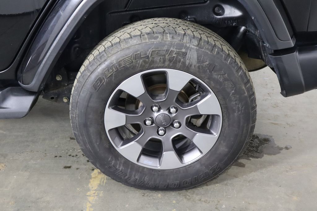 Used 2018 Jeep Wrangler Unlimited Sahara image 39