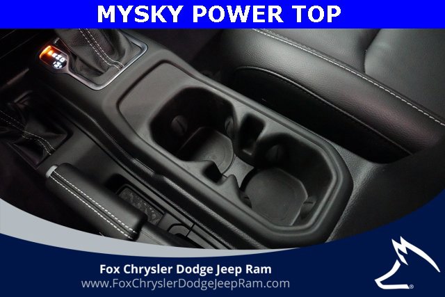 Used 2023 Jeep Wrangler Unlimited Sahara w/ Cold Weather Group image 16