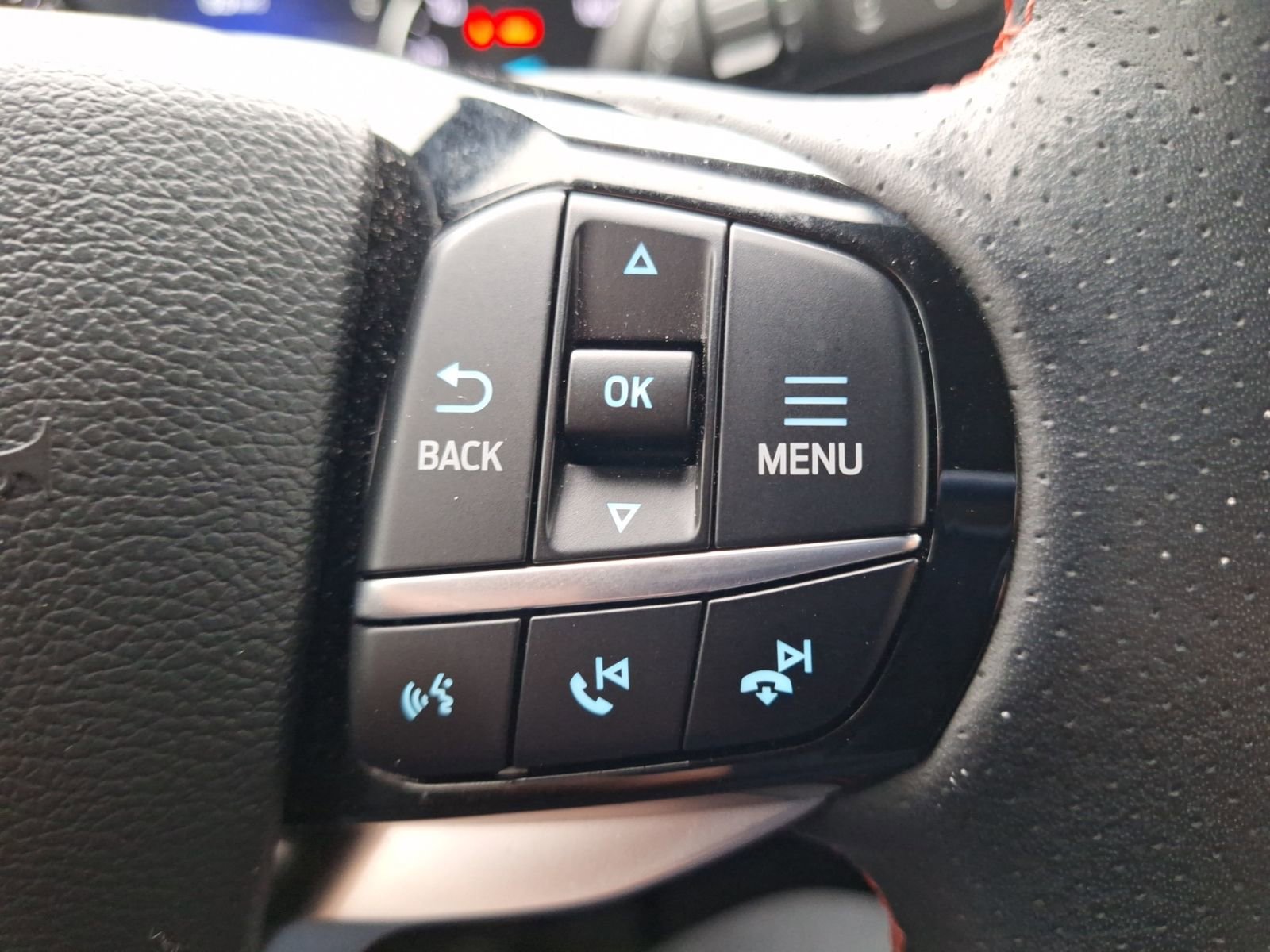 Used 2023 Ford Explorer ST-Line image 16