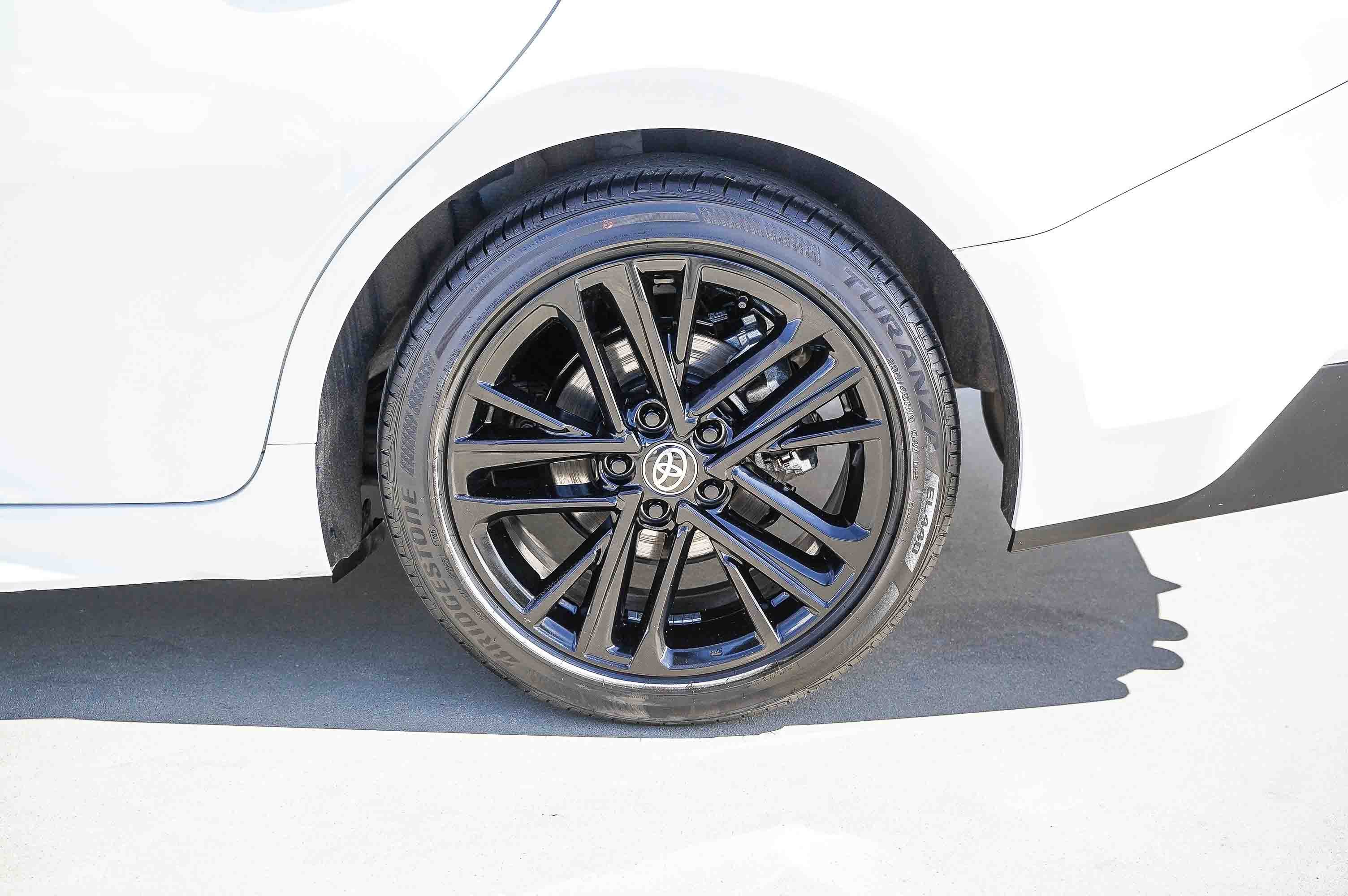 Certified 2025 Toyota Camry SE image 8