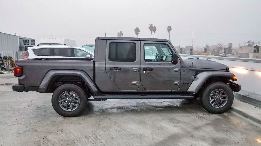 New 2026 Jeep Gladiator Sport image 13