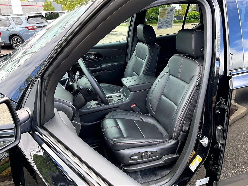 Used 2023 Chevrolet Traverse RS w/ LPO, Floor Liner Package AWD/4WD image 10