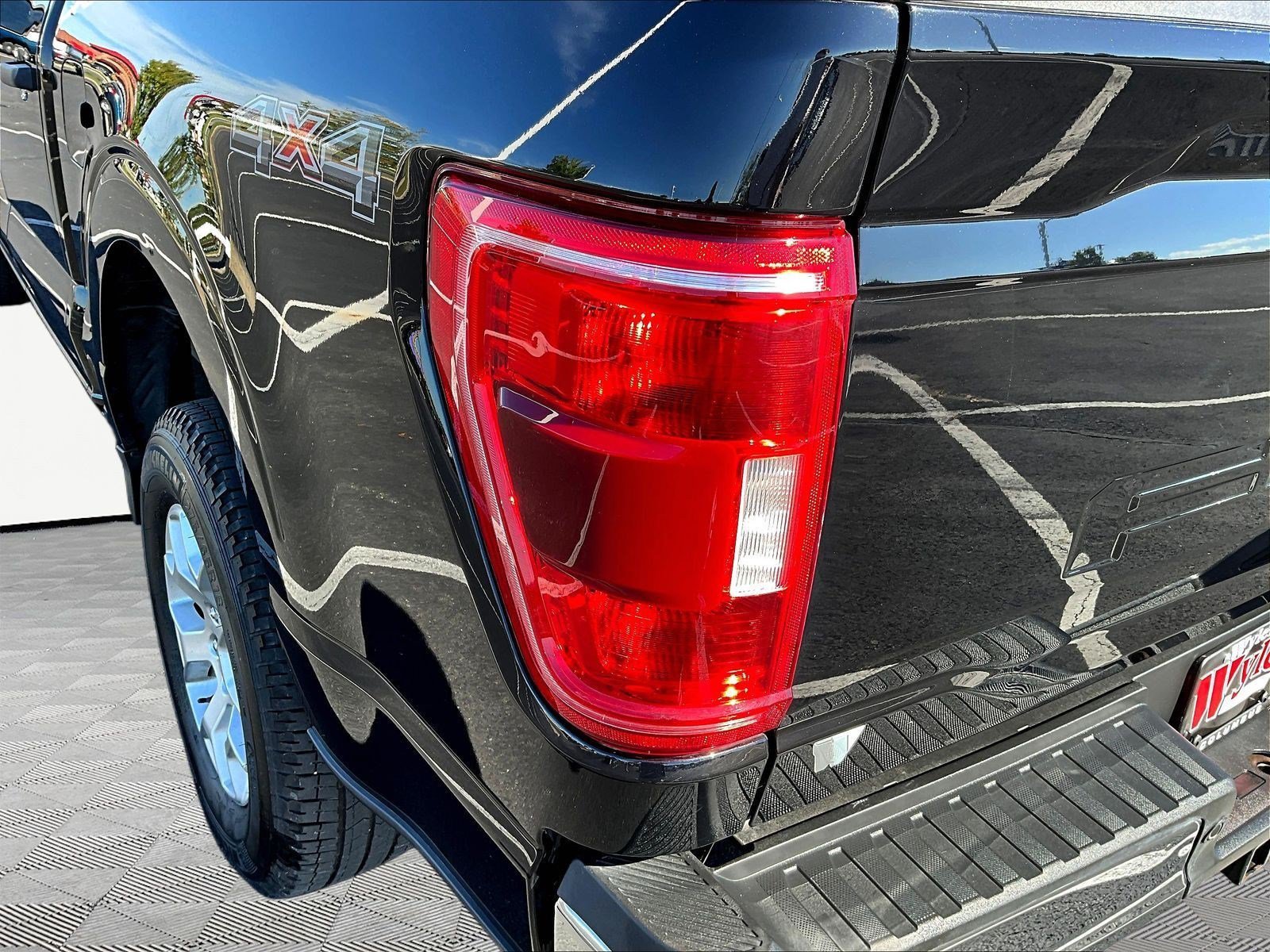 Used 2023 Ford F150 XLT AWD/4WD image 24