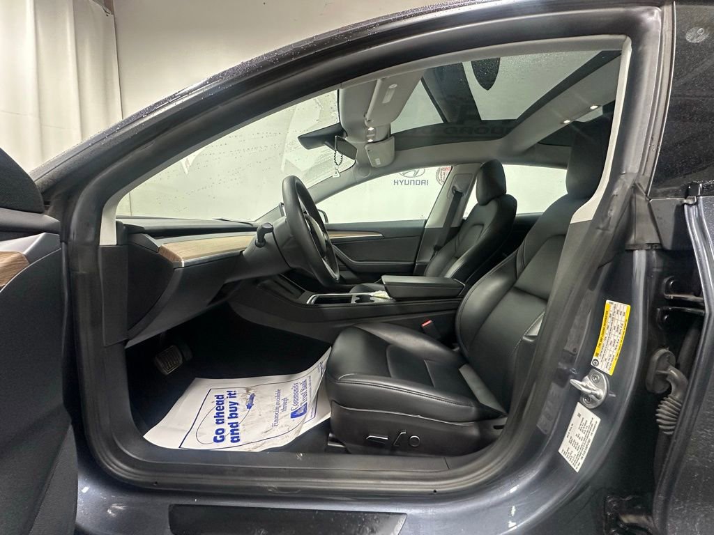 Used 2023 Tesla Model 3 Standard Range image 10