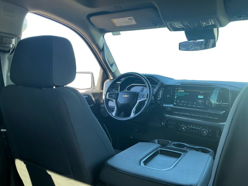 Used 2025 Chevrolet Silverado 1500 LT AWD/4WD image 20