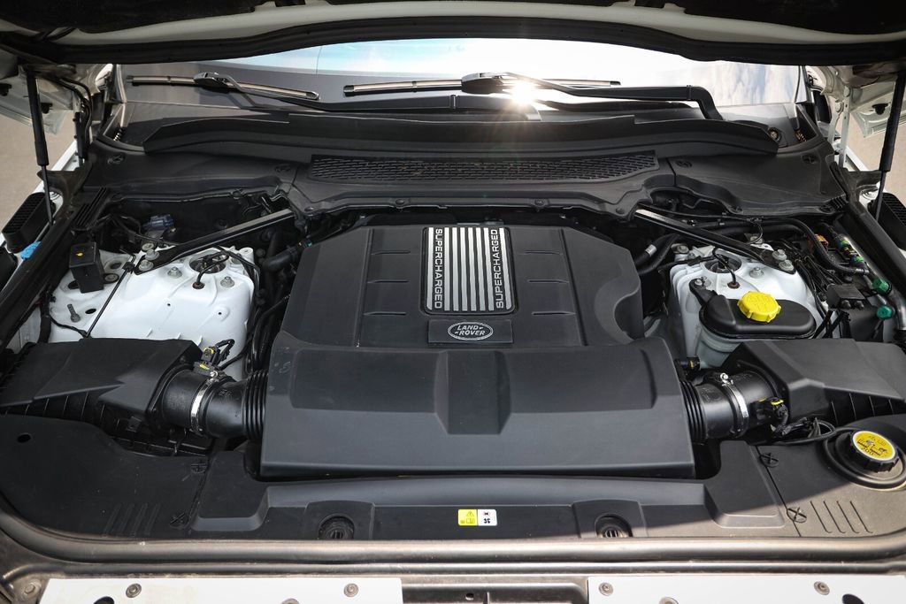 Used 2015 Land Rover Range Rover Supercharged AWD/4WD image 21