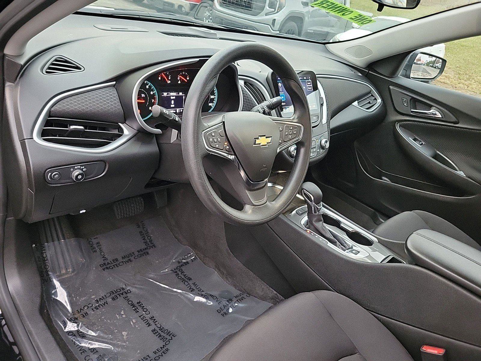 Used 2024 Chevrolet Malibu LT image 17