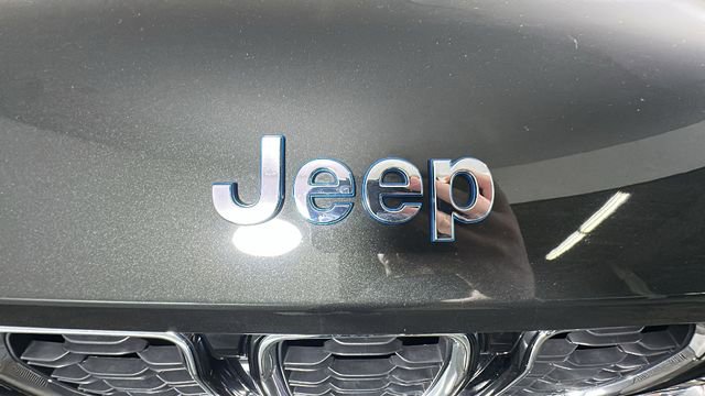 Used 2023 Jeep Grand Cherokee 4WD 4xe image 9