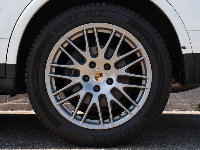 Certified 2017 Porsche Cayenne Platinum Edition AWD/4WD image 13