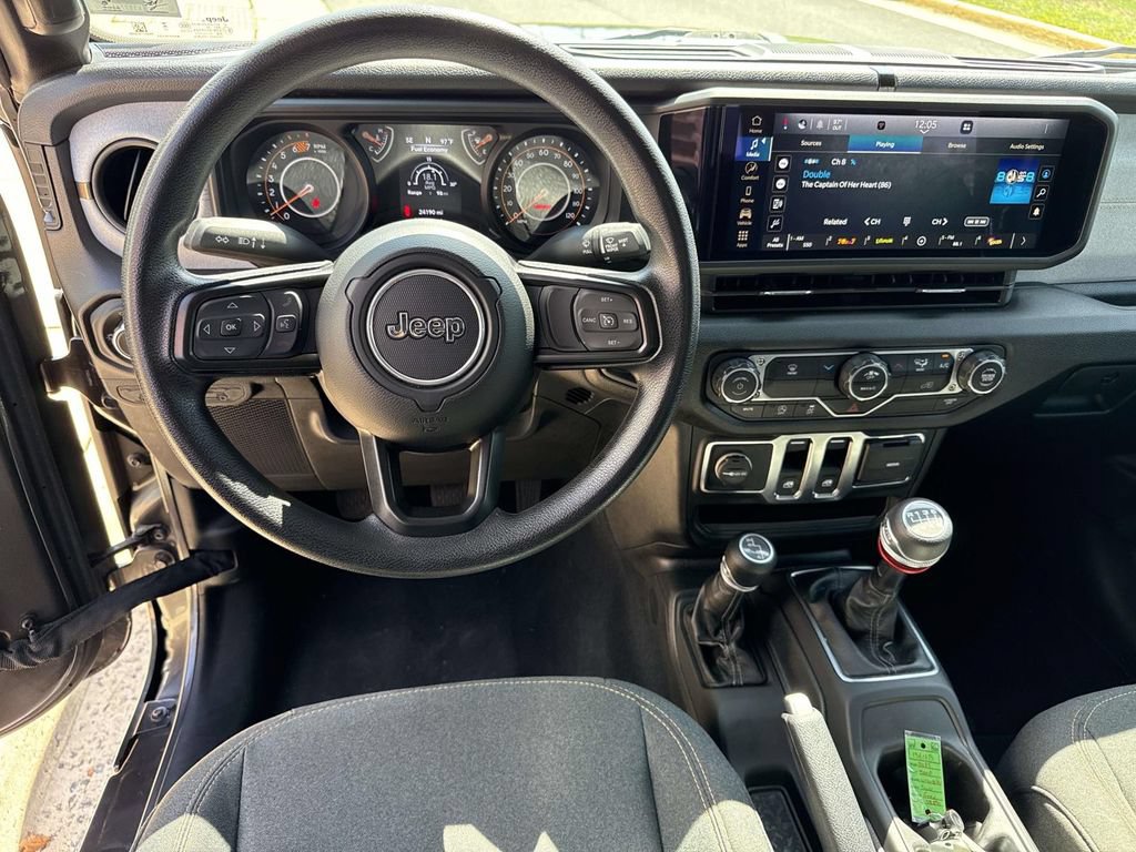 Used 2025 Jeep Wrangler Sport AWD/4WD image 29