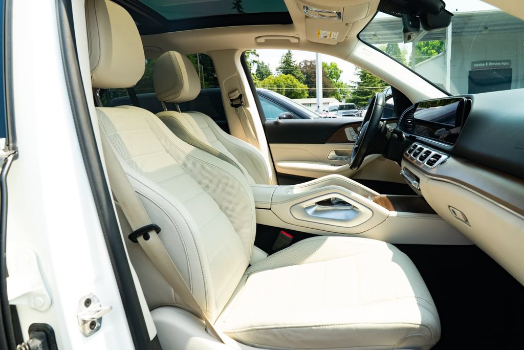 Used 2021 Mercedes-Benz GLE 450 4MATIC w/ AMG Line Exterior image 26