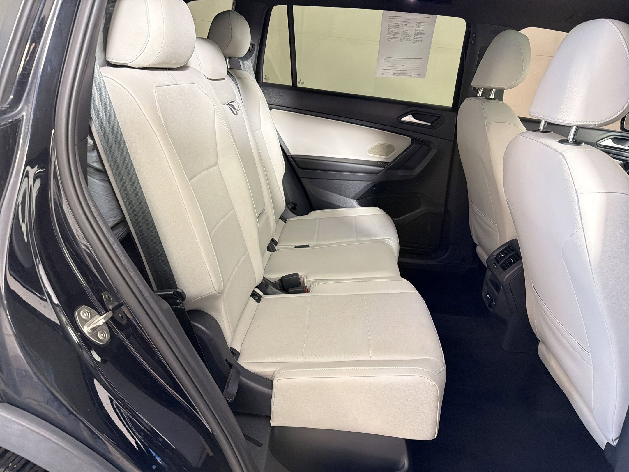 Used 2021 Volkswagen Tiguan SE R-Line image 29