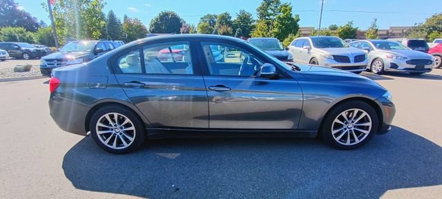 Used 2018 BMW 320i xDrive Sedan AWD/4WD image 7