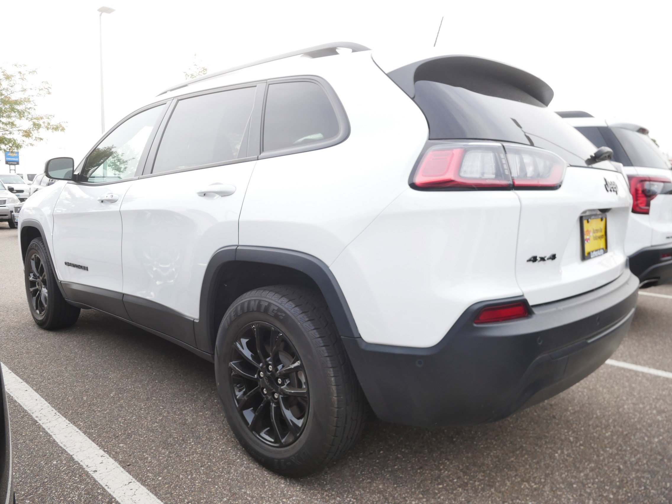 Used 2023 Jeep Cherokee Altitude Lux image 4