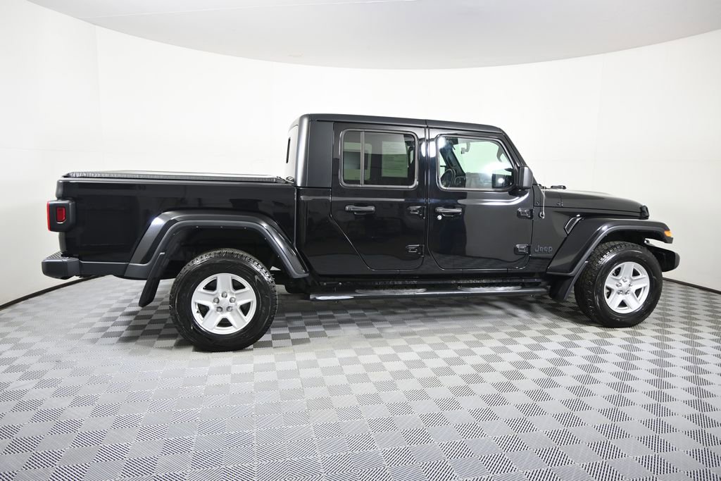 Used 2022 Jeep Gladiator Sport image 8