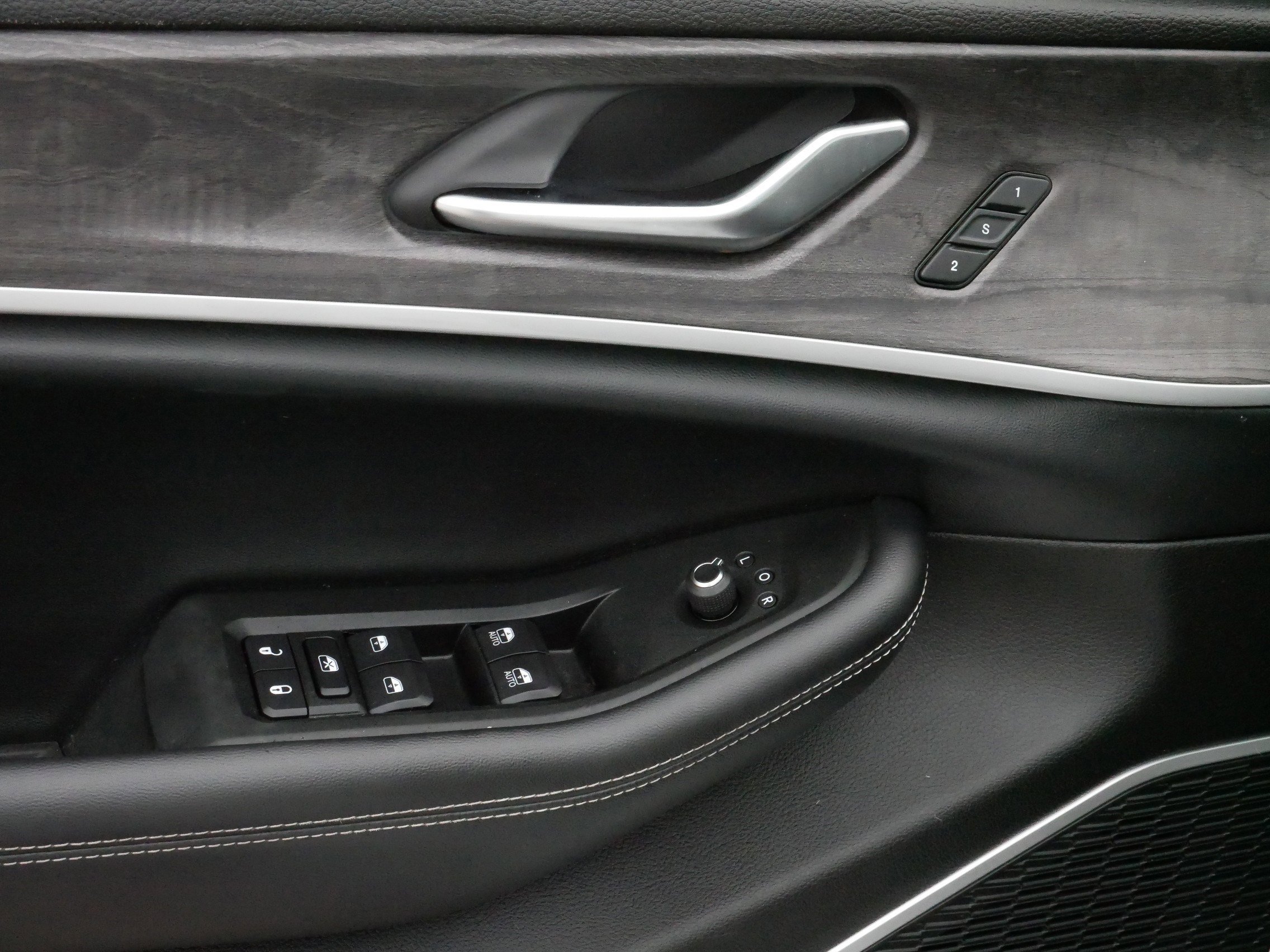 Used 2021 Jeep Grand Cherokee L Limited image 19