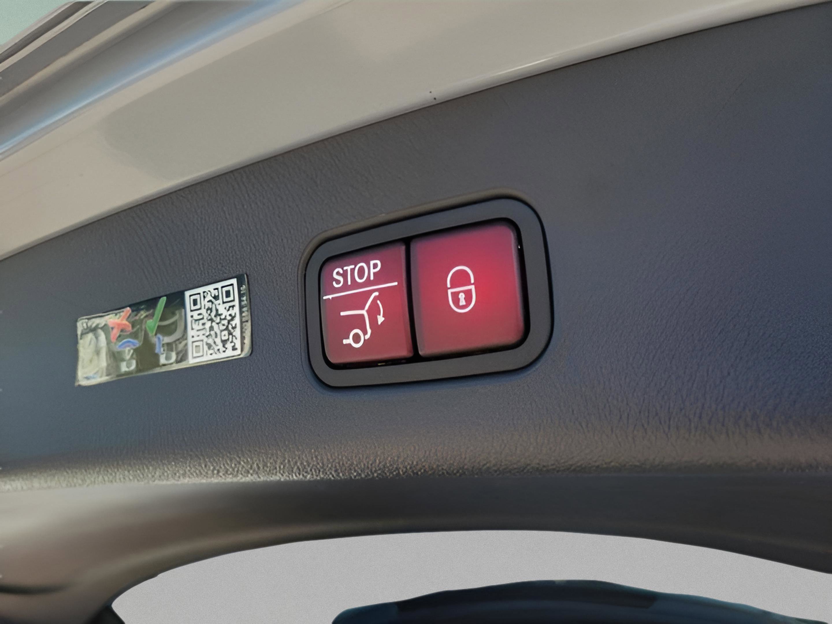 Used 2023 Mercedes-Benz GLC 300 image 7