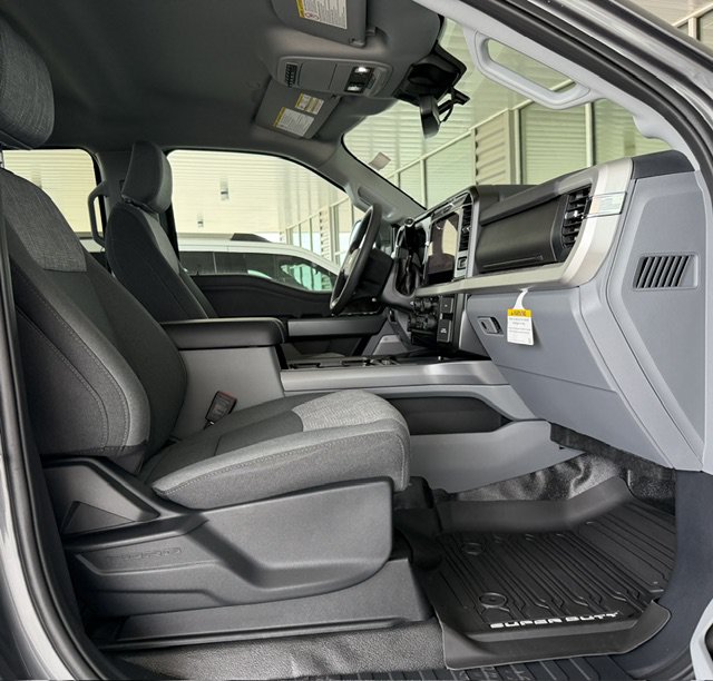New 2026 Ford F250 XLT w/ XLT Premium Package AWD/4WD image 8