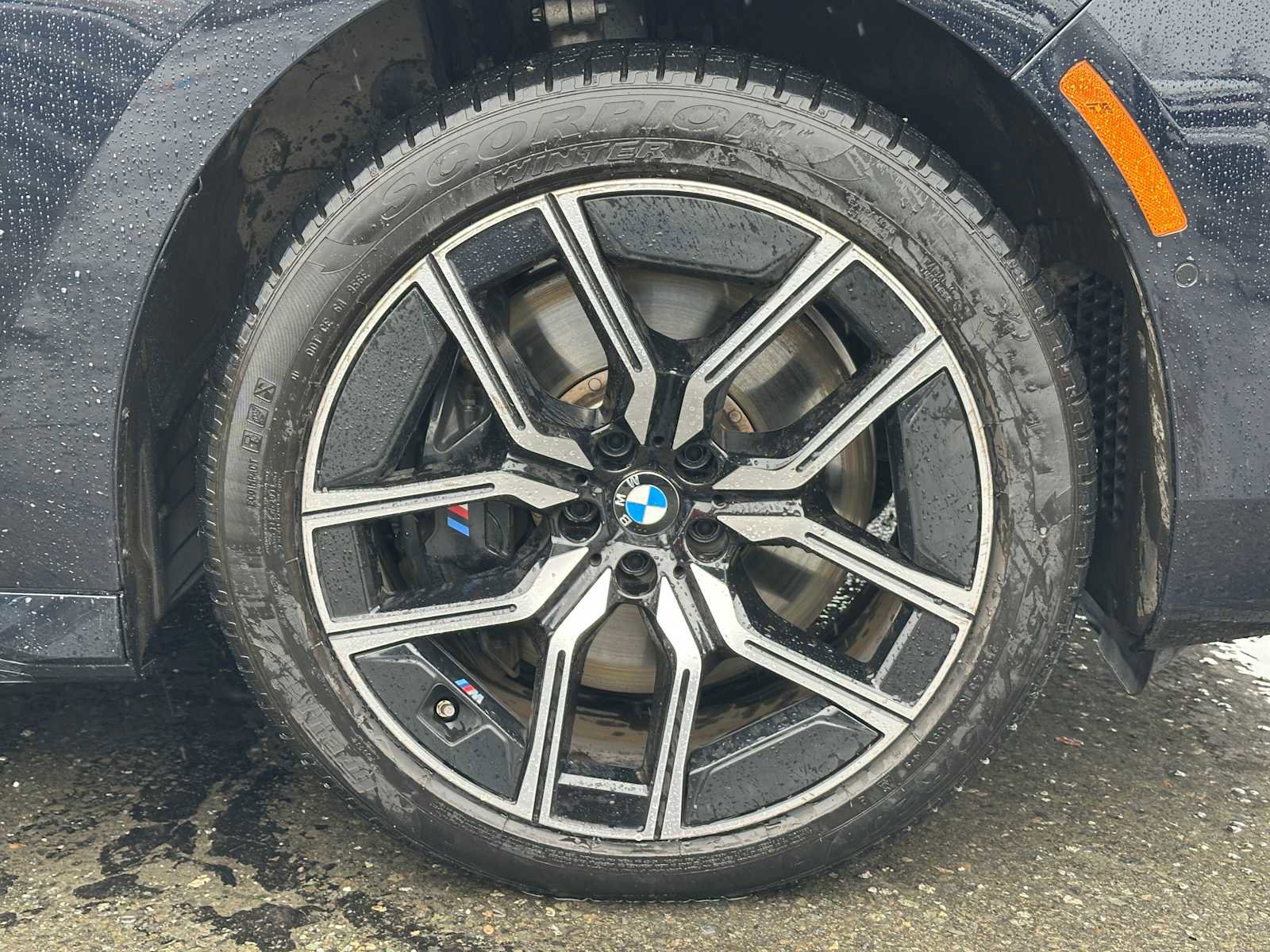 Used 2023 BMW 760i xDrive image 9