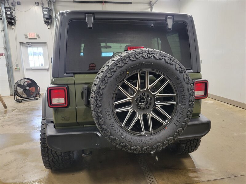 Used 2021 Jeep Wrangler Unlimited Sport AWD/4WD image 9