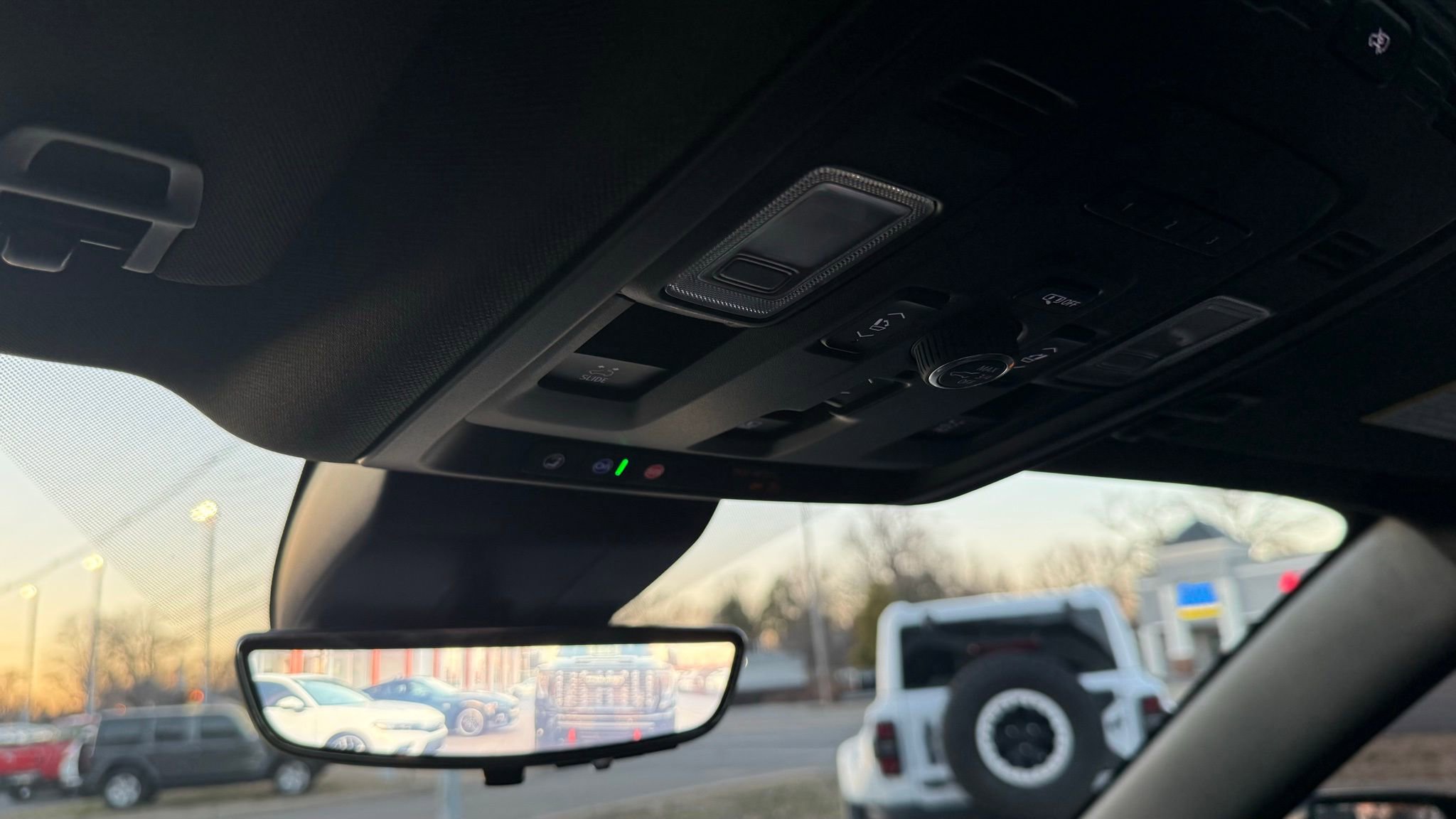 Used 2024 GMC Yukon XL Denali w/ Advanced Technology Package image 48