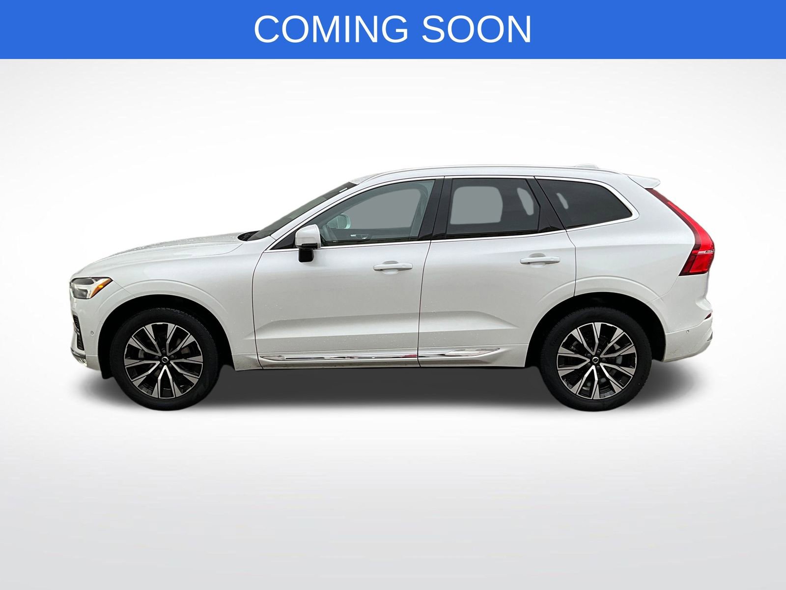 Certified 2023 Volvo XC60 B5 Plus w/ Climate Package image 3