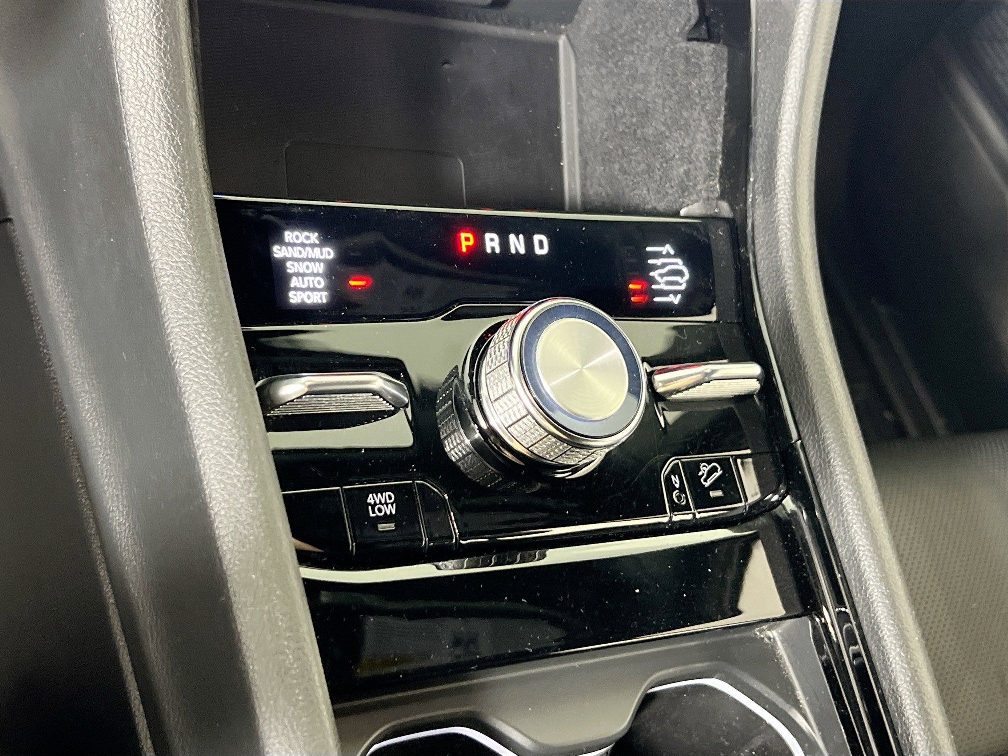 Used 2022 Jeep Grand Cherokee Overland w/ Luxury Tech Group IV image 17