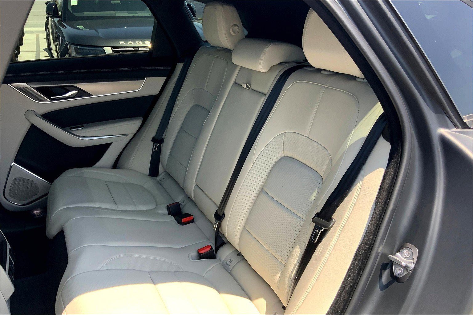 New 2026 Jaguar F-PACE R-Dynamic S image 14