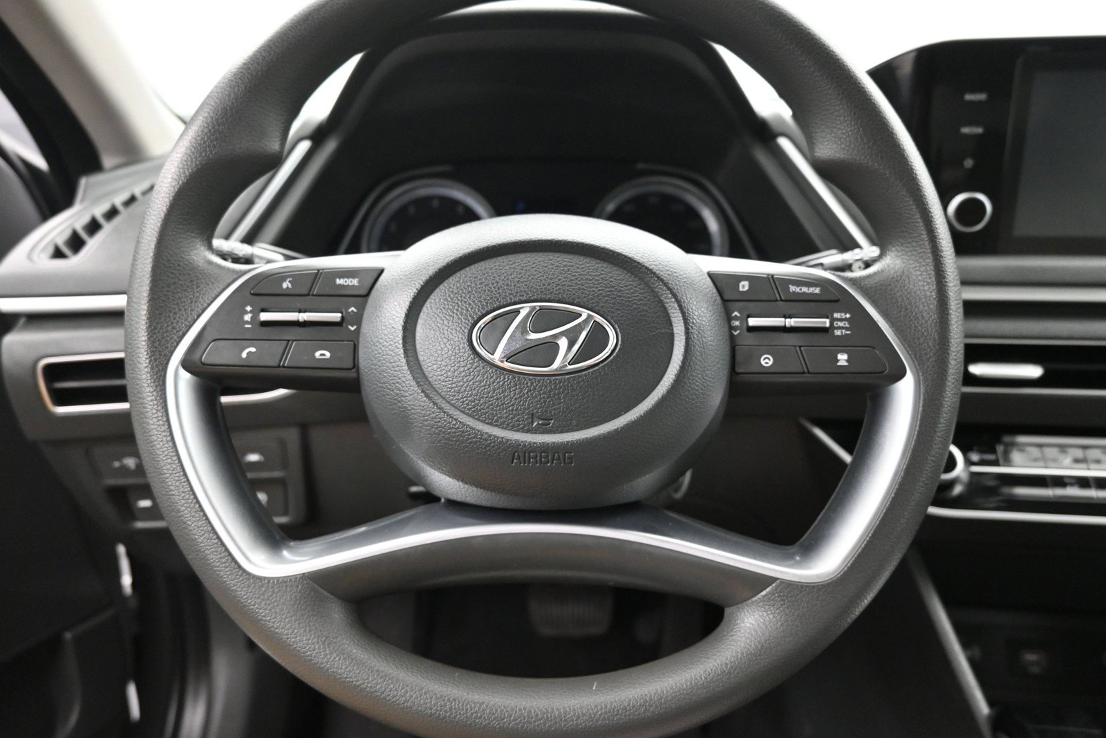 Certified 2023 Hyundai Sonata SE w/ Cargo Package FWD image 13