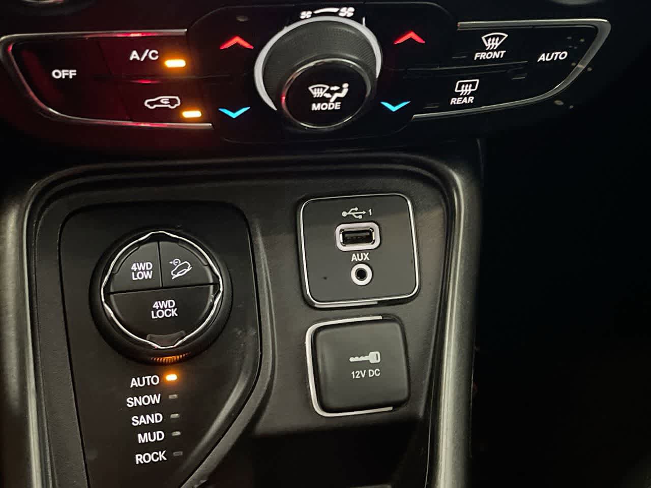 Used 2020 Jeep Compass Trailhawk AWD/4WD image 19