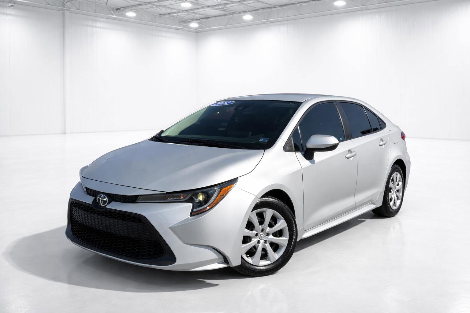 Used 2022 Toyota Corolla LE FWD image 1