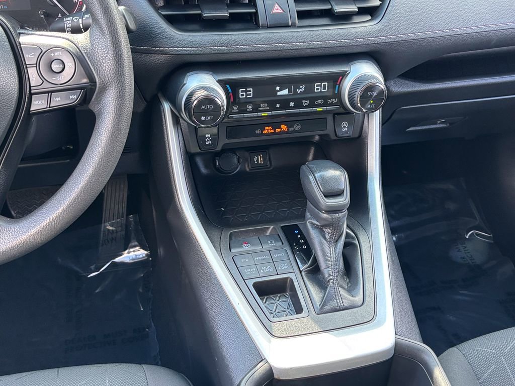 Certified 2024 Toyota RAV4 XLE AWD/4WD image 34