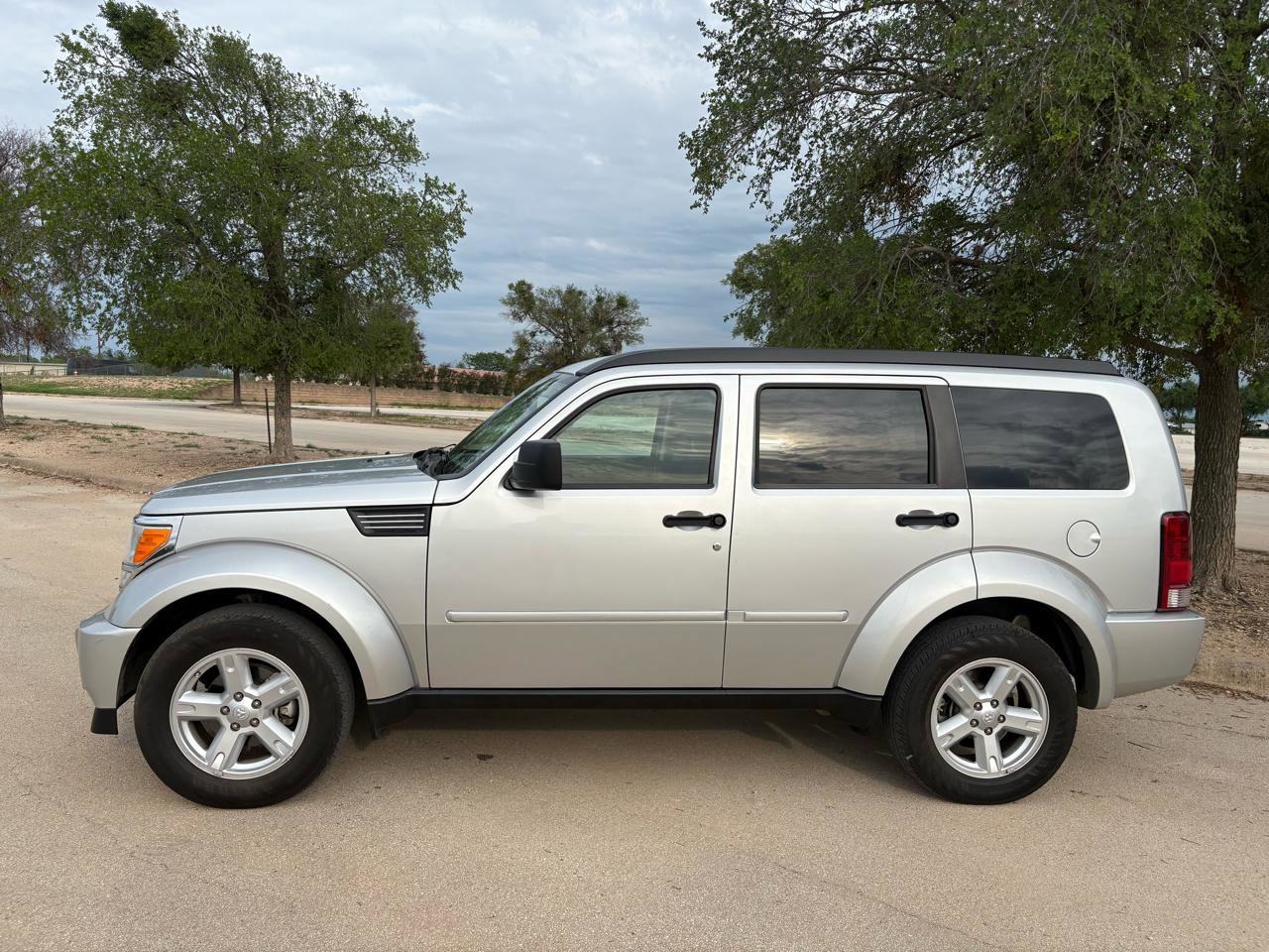 Used 2008 Dodge Nitro SLT w/ Convenience Group RWD image 2