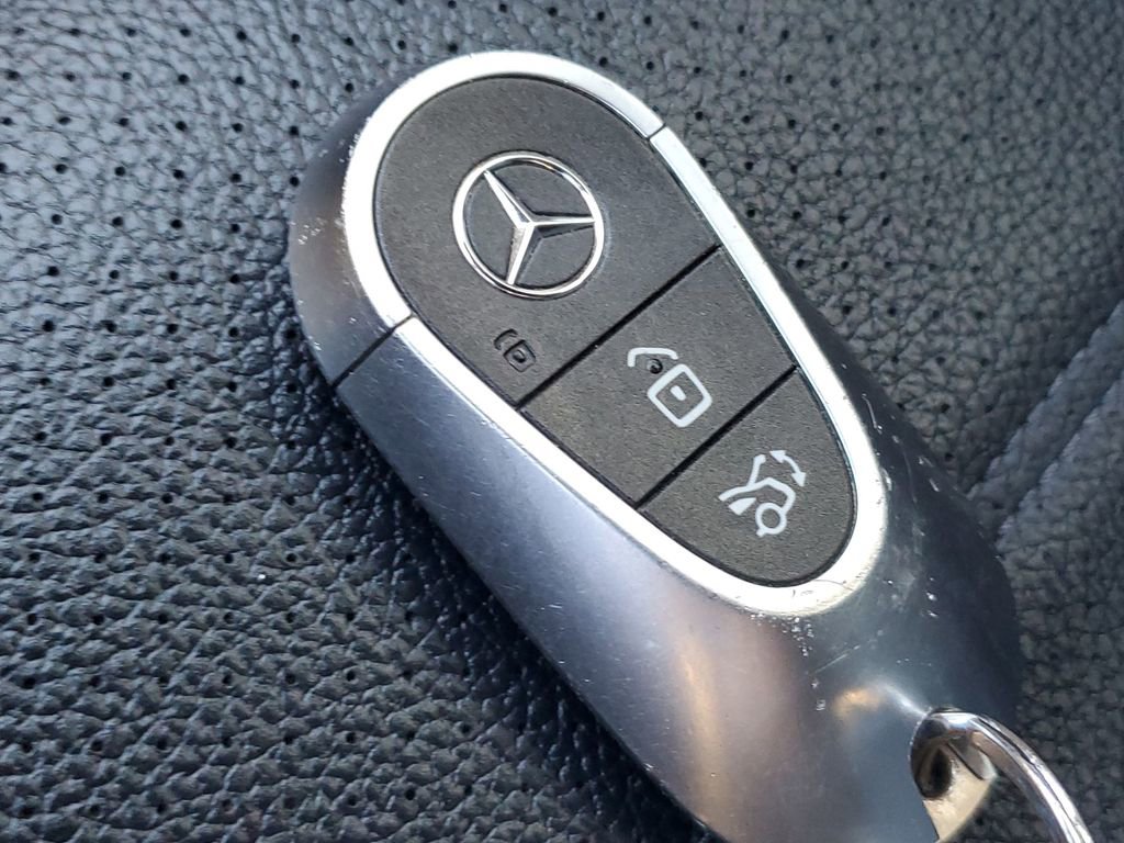 Used 2022 Mercedes-Benz C 300 Sedan w/ Pinnacle Trim Package image 40