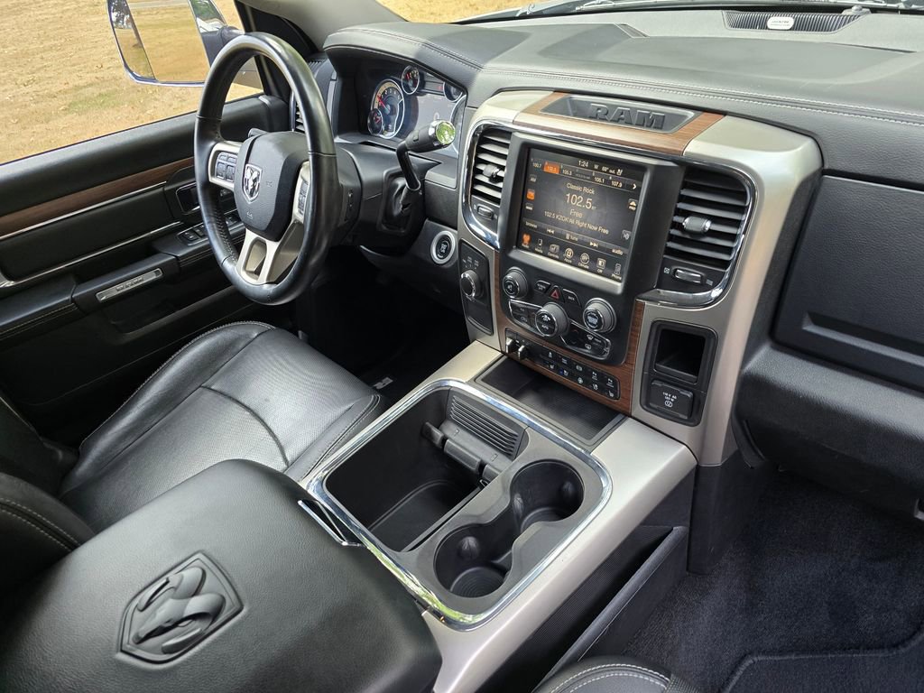 Used 2016 RAM 3500 Laramie w/ Convenience Group AWD/4WD image 15