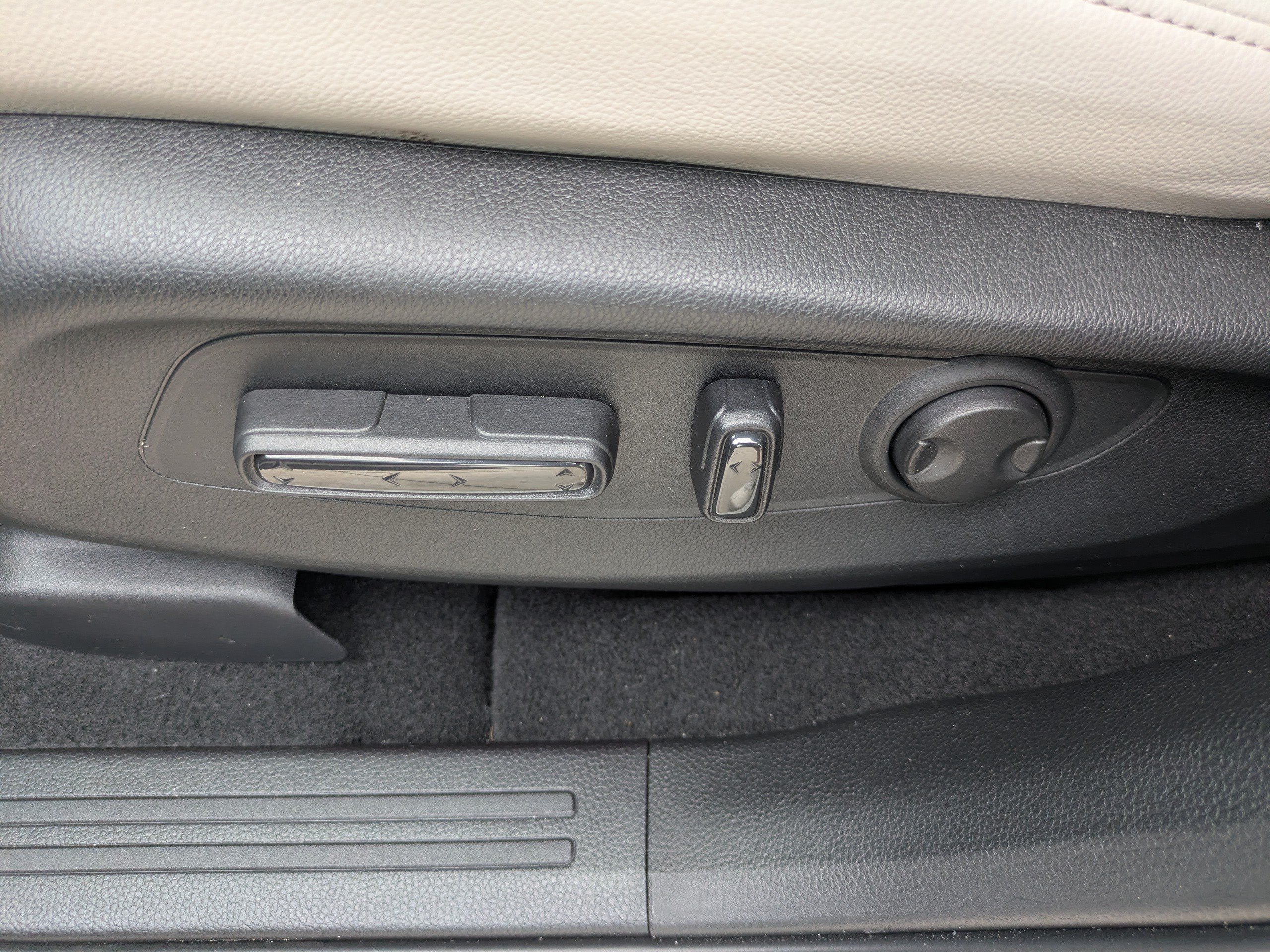 Used 2025 Honda CR-V EX-L image 19