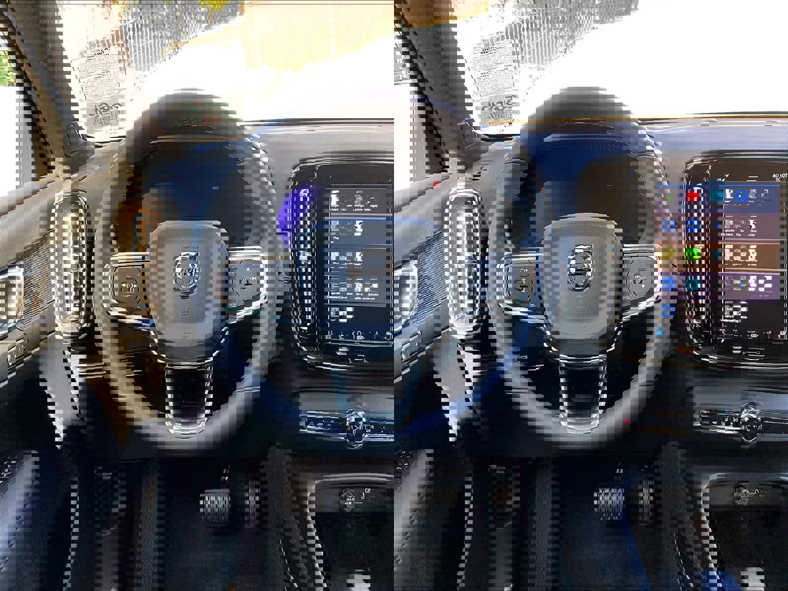 Used 2023 Volvo XC40 Recharge Plus w/ Protection Package Premier image 8