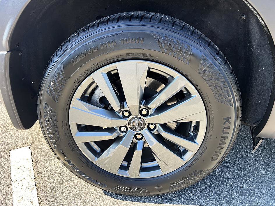 Certified 2025 Nissan Pathfinder SV FWD image 11