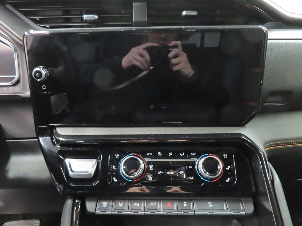 Used 2025 GMC Sierra 2500 AT4 image 52