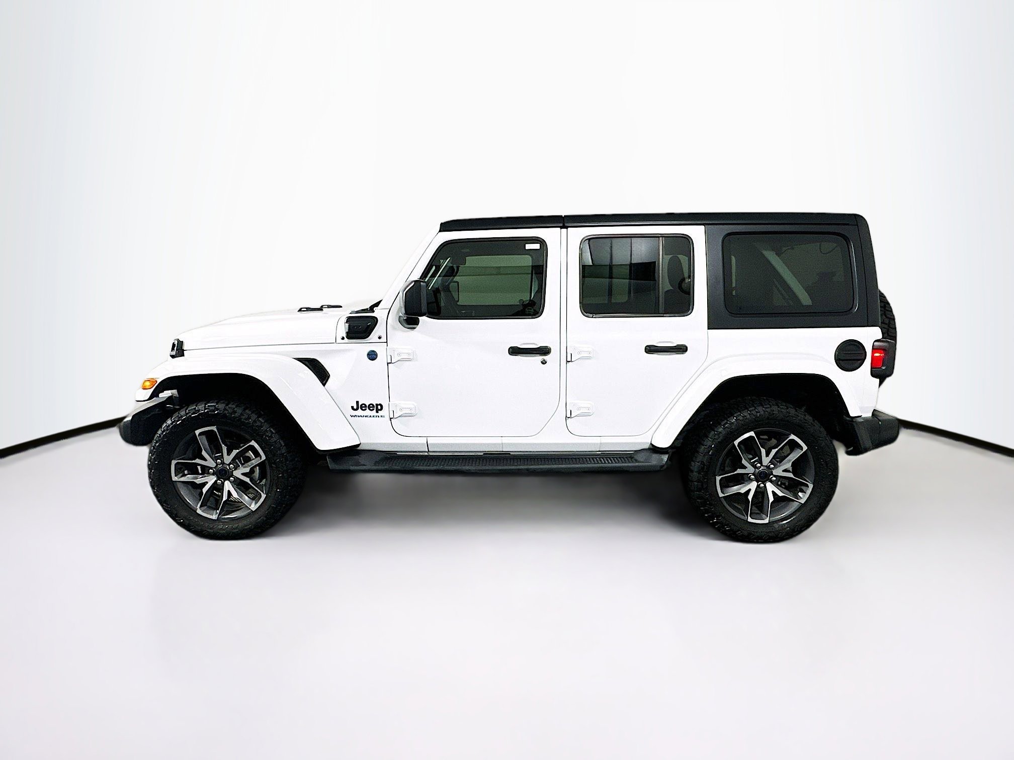 Used 2024 Jeep Wrangler Sport S w/ Convenience Group AWD/4WD image 4