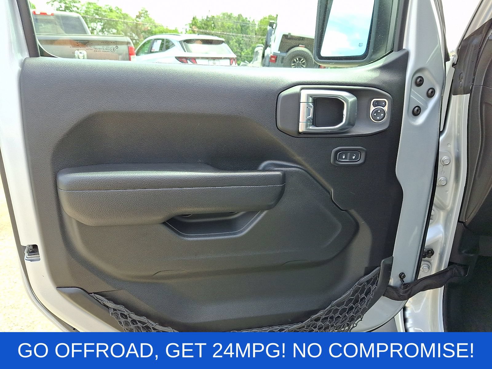 Used 2022 Jeep Wrangler Unlimited Sport AWD/4WD image 14