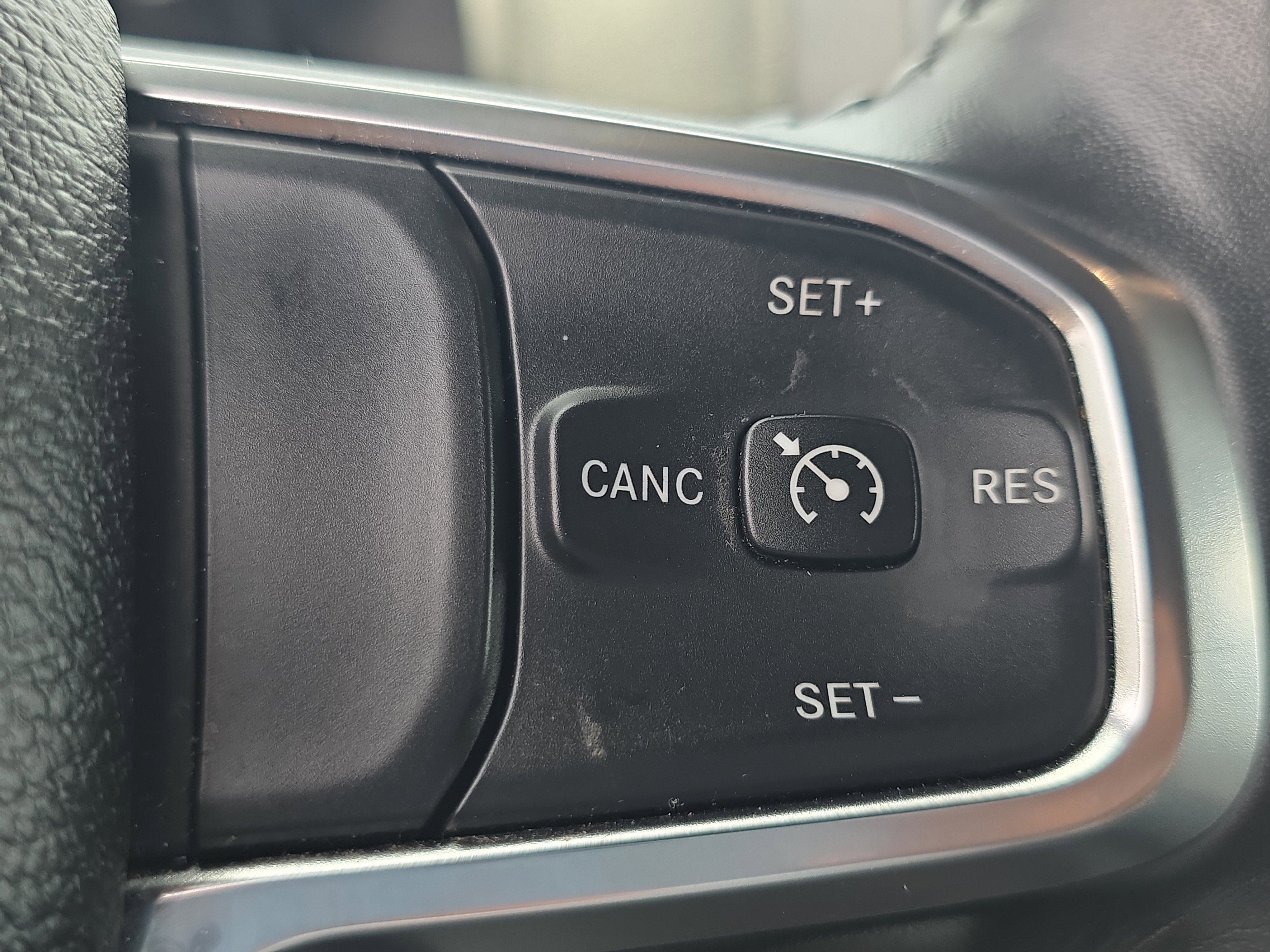 Used 2024 RAM 1500 Laramie RWD image 28